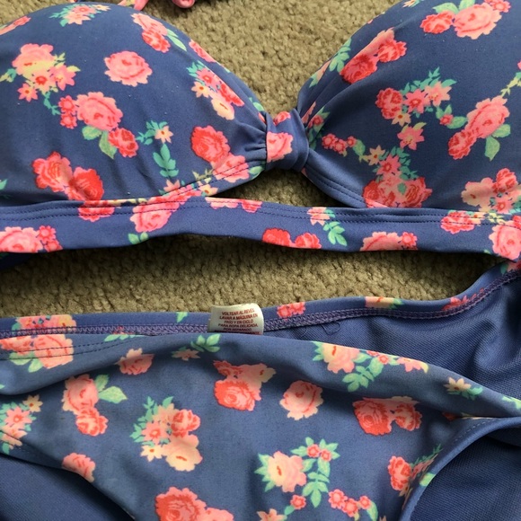 Floral bikini! - Picture 3 of 3